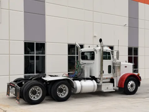 More photos of 2005 PETERBILT 379 at Forge Truck Centers - South Carolina, SC