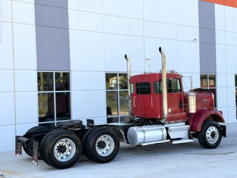 More photos of 1997 KENWORTH W900 at Forge Truck Centers - South Carolina, SC