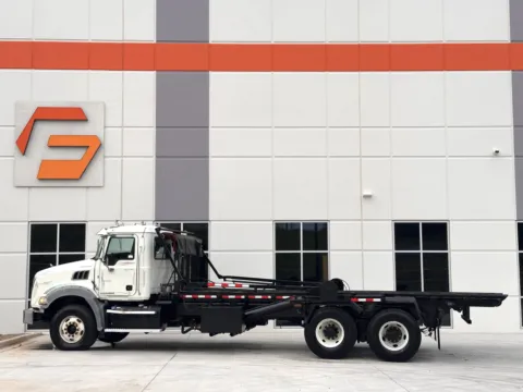 More photos of 2017 MACK GU813 at Forge Truck Centers - South Carolina, SC