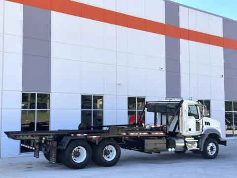 More photos of 2017 MACK GU813 at Forge Truck Centers - South Carolina, SC