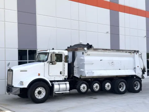 Another view of 2012 KENWORTH T800 for sale in Greer, SC at Forge Truck Centers - South Carolina