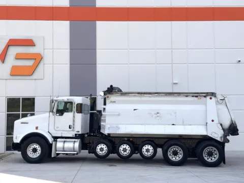 More photos of 2012 KENWORTH T800 at Forge Truck Centers - South Carolina, SC