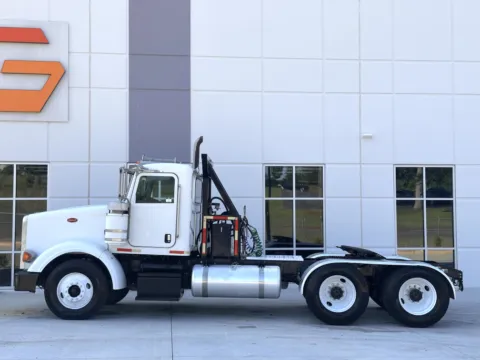 More photos of 2013 PETERBILT 367 at Forge Truck Centers - South Carolina, SC