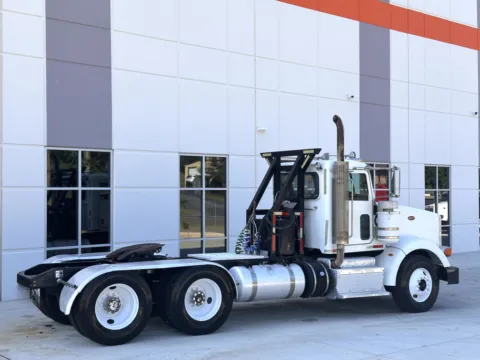 More photos of 2013 PETERBILT 367 at Forge Truck Centers - South Carolina, SC