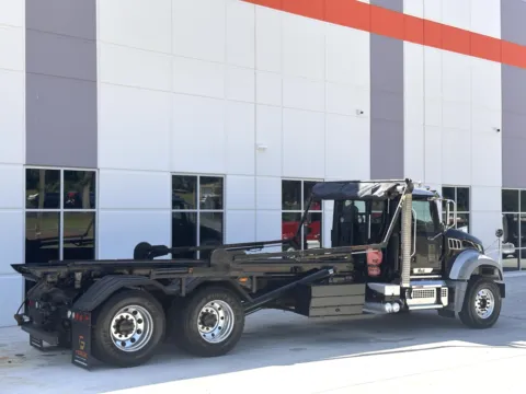 More photos of 2018 MACK GU713 at Forge Truck Centers - South Carolina, SC