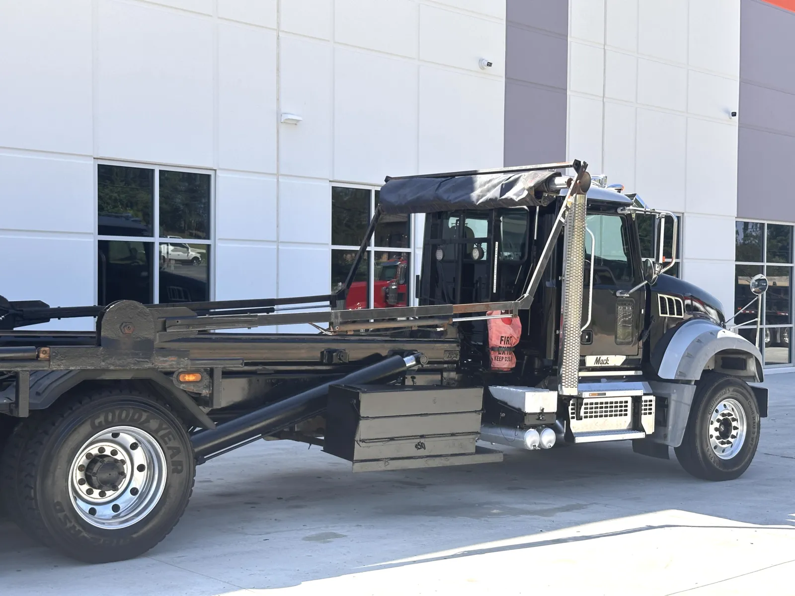 2018 Mack Granite in Greer, SC — photo 7