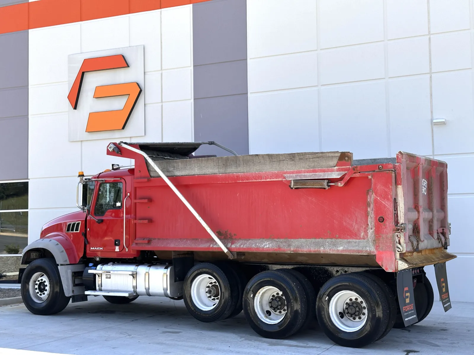 2016 Mack Granite in Greer, SC — photo 7