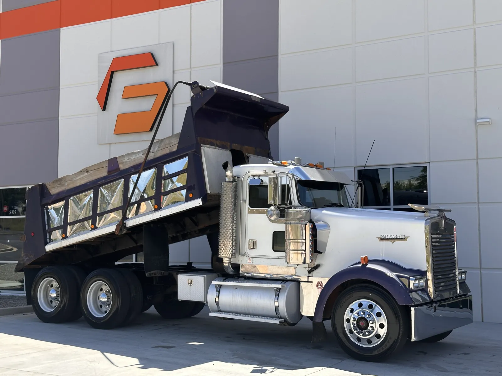 2001 KENWORTH W900 for sale in Greer, SC