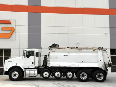 More photos of 2012 KENWORTH T800 at Forge Truck Centers - South Carolina, SC