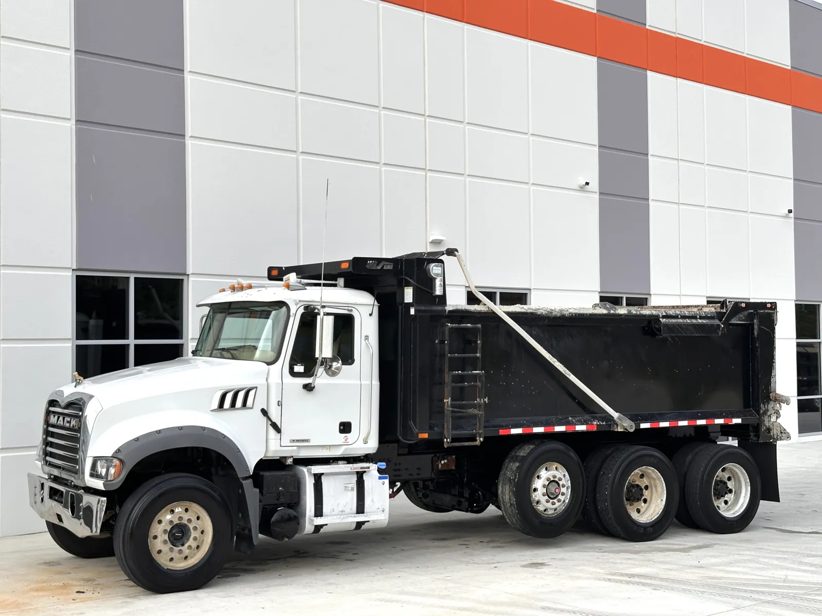 2023 Mack Granite in Greer, SC — photo 3