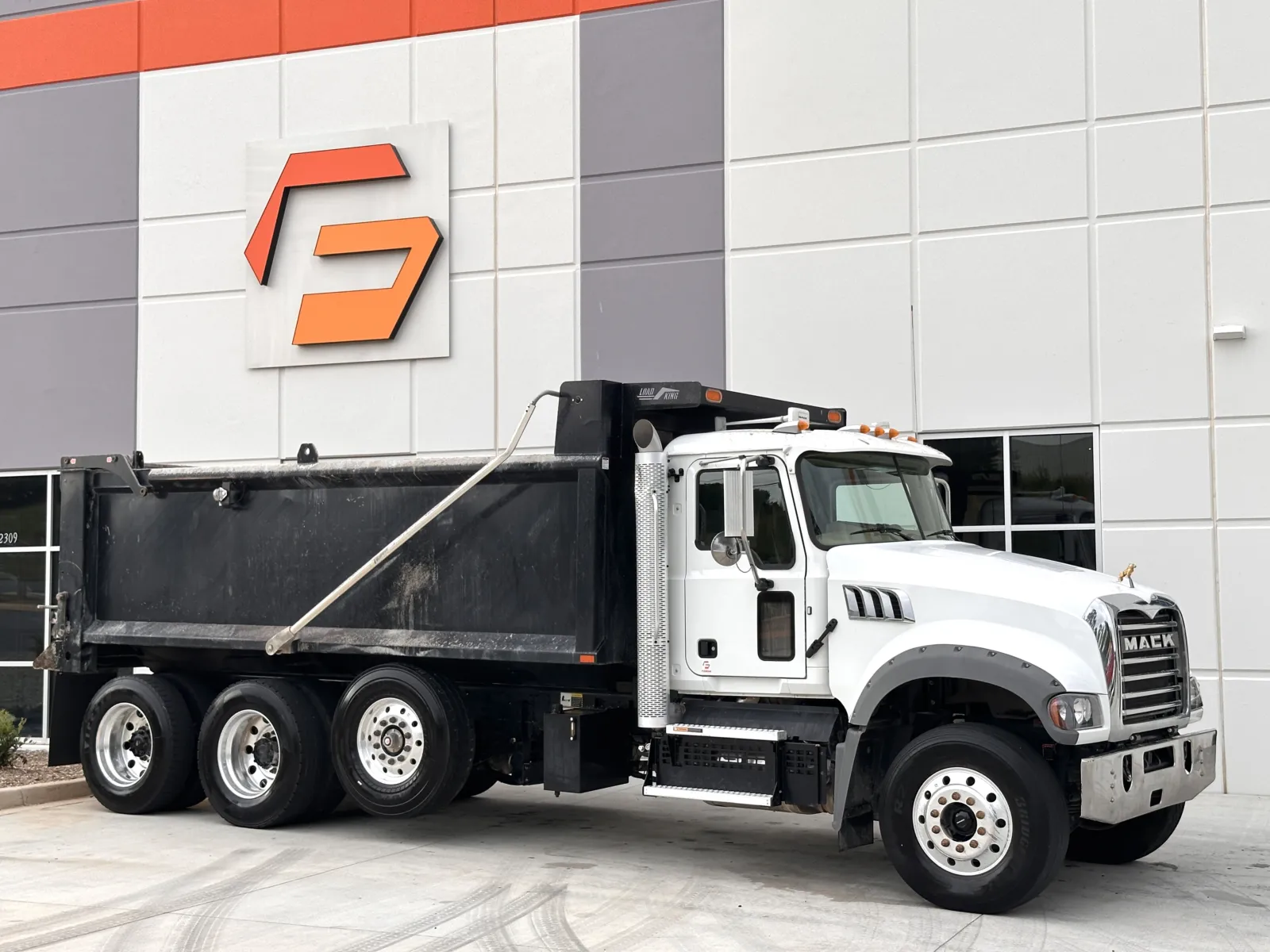 2023 Mack Granite in Greer, SC — photo 2
