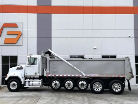More photos of 2017 WESTERN STAR 4700 at Forge Truck Centers - South Carolina, SC