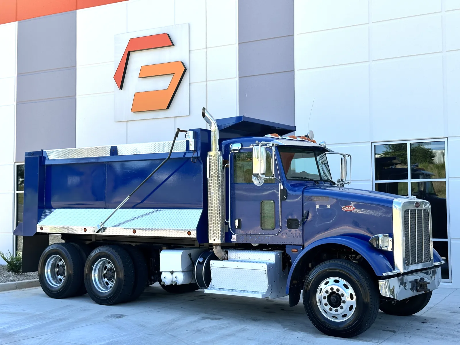 2016 Peterbilt 365 in Greer, SC — photo 2