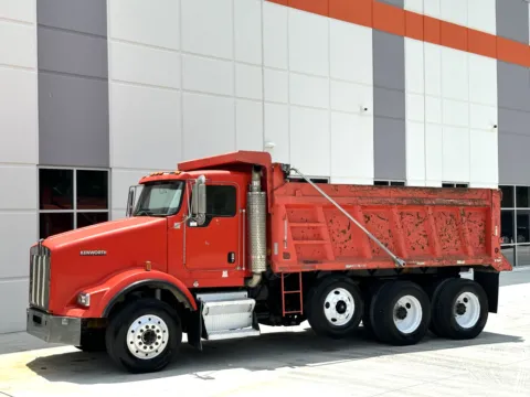 Another view of 2003 KENWORTH T800 for sale in Greer, SC at Forge Truck Centers - South Carolina