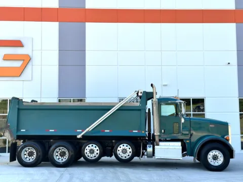 More photos of 2014 PETERBILT 367 at Forge Truck Centers - South Carolina, SC