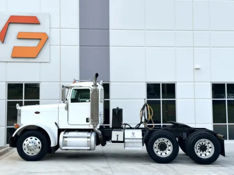 More photos of 2006 PETERBILT 379 at Forge Truck Centers - South Carolina, SC