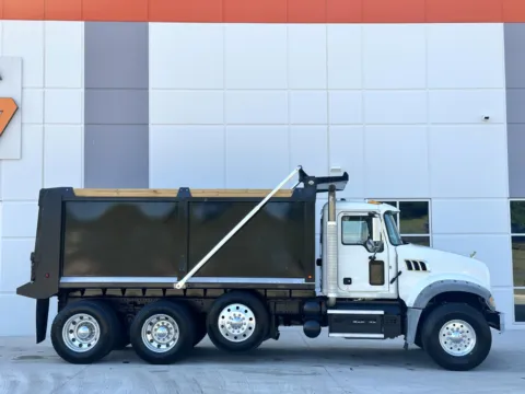 More photos of 2020 MACK GR64FT at Forge Truck Centers - South Carolina, SC