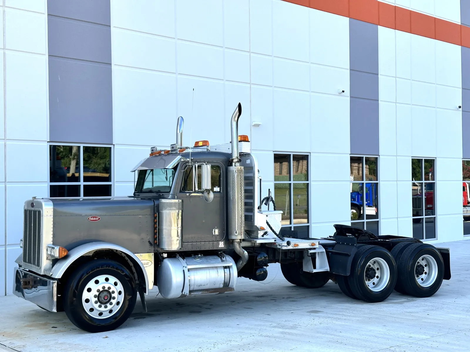 2005 Peterbilt 379 in Greer, SC — photo 2