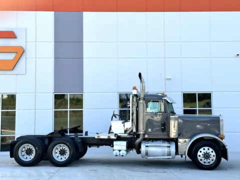 Another view of 2005 PETERBILT 379 for sale in Greer, SC at Forge Truck Centers - South Carolina