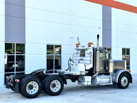 More photos of 2005 PETERBILT 379 at Forge Truck Centers - South Carolina, SC