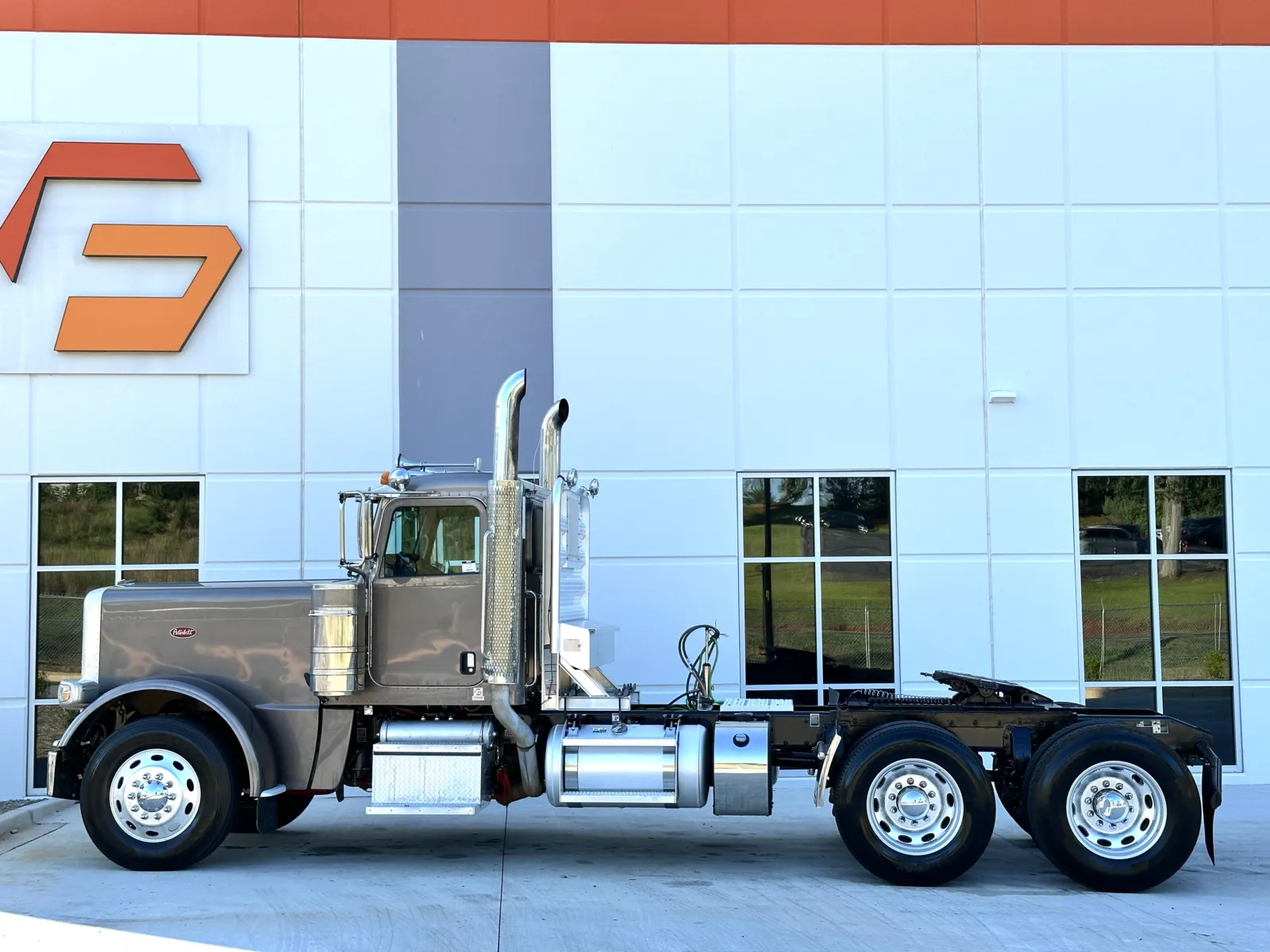 2023 Peterbilt 389 in Greer, SC — photo 4