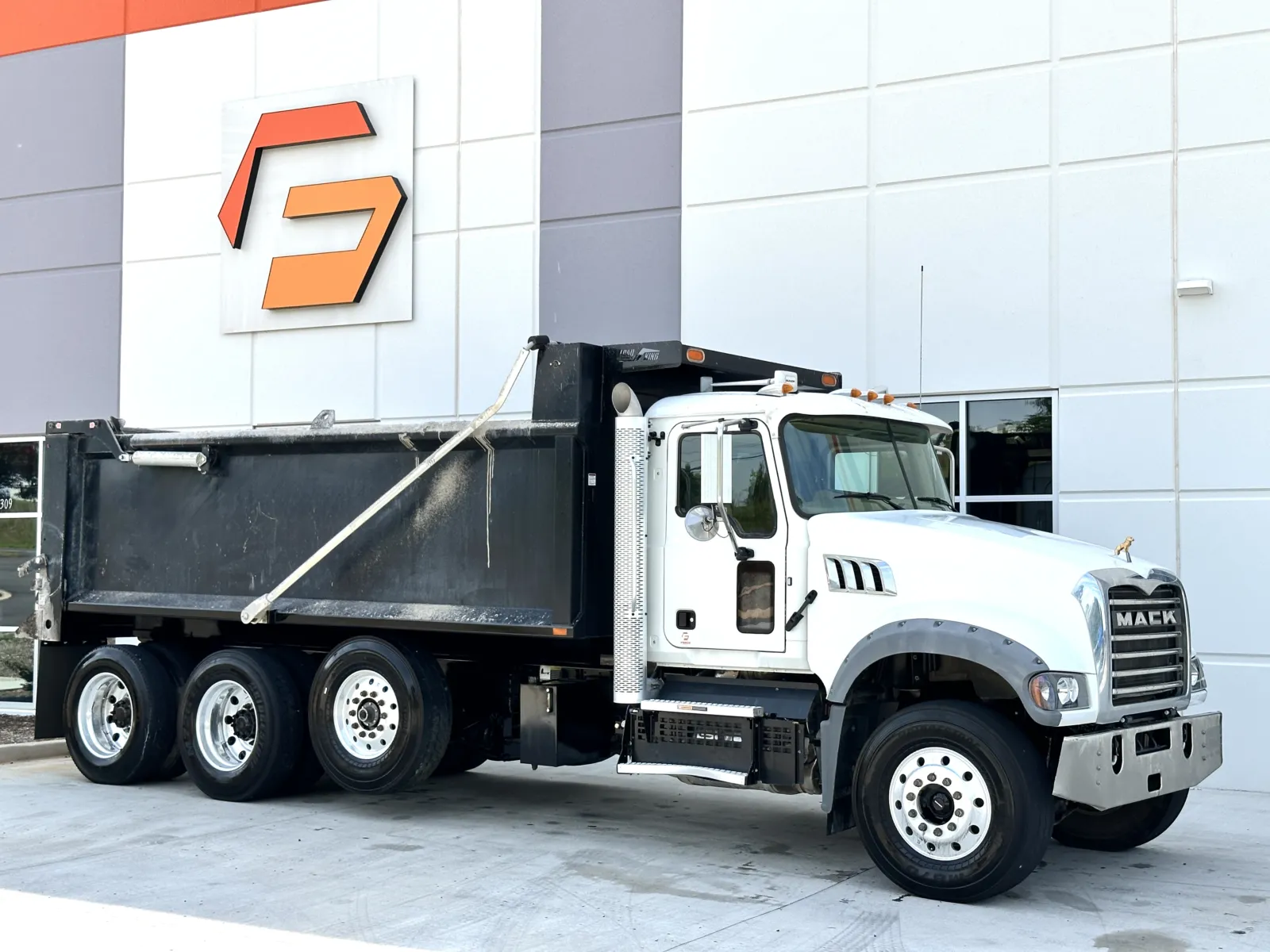 2023 Mack Granite in Greer, SC — photo 2