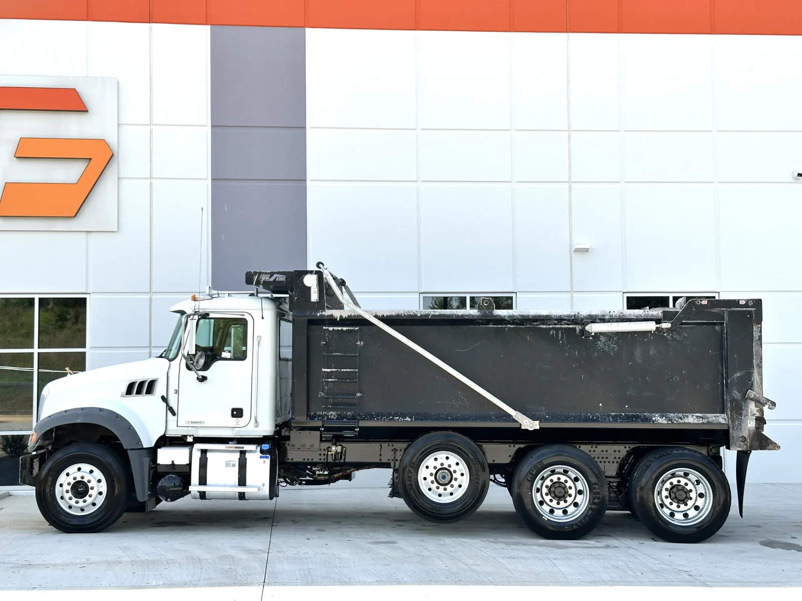 2023 Mack Granite in Greer, SC — photo 5