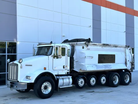 Another view of 2012 KENWORTH T800 for sale in Greer, SC at Forge Truck Centers - South Carolina