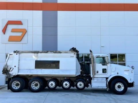 More photos of 2012 KENWORTH T800 at Forge Truck Centers - South Carolina, SC