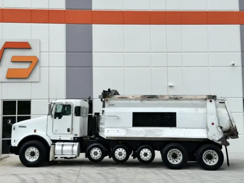 More photos of 2012 KENWORTH T800 at Forge Truck Centers - South Carolina, SC
