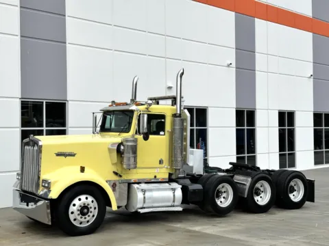 Photos of 2006 KENWORTH W900 for sale in Greer, SC at Forge Truck Centers - South Carolina