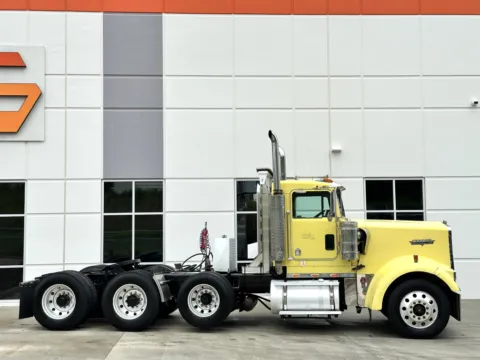 Another view of 2006 KENWORTH W900 for sale in Greer, SC at Forge Truck Centers - South Carolina