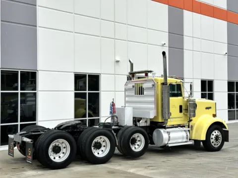 More photos of 2006 KENWORTH W900 at Forge Truck Centers - South Carolina, SC
