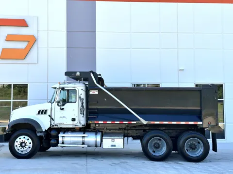 More photos of 2007 MACK CTP713 at Forge Truck Centers - South Carolina, SC