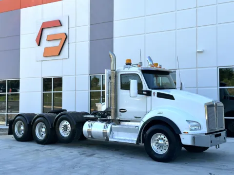2015 KENWORTH T880 for sale in Greer, SC