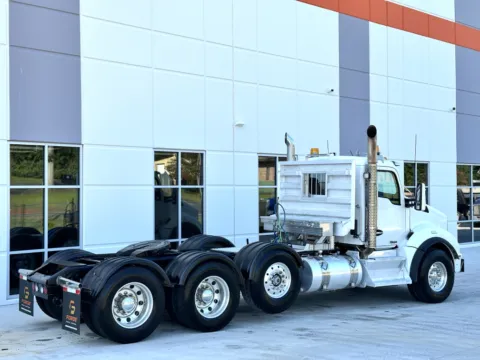 More photos of 2015 KENWORTH T880 at Forge Truck Centers - South Carolina, SC