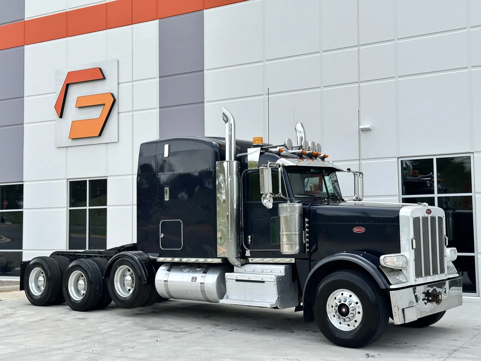 2013 PETERBILT 388 for sale in Greer, SC