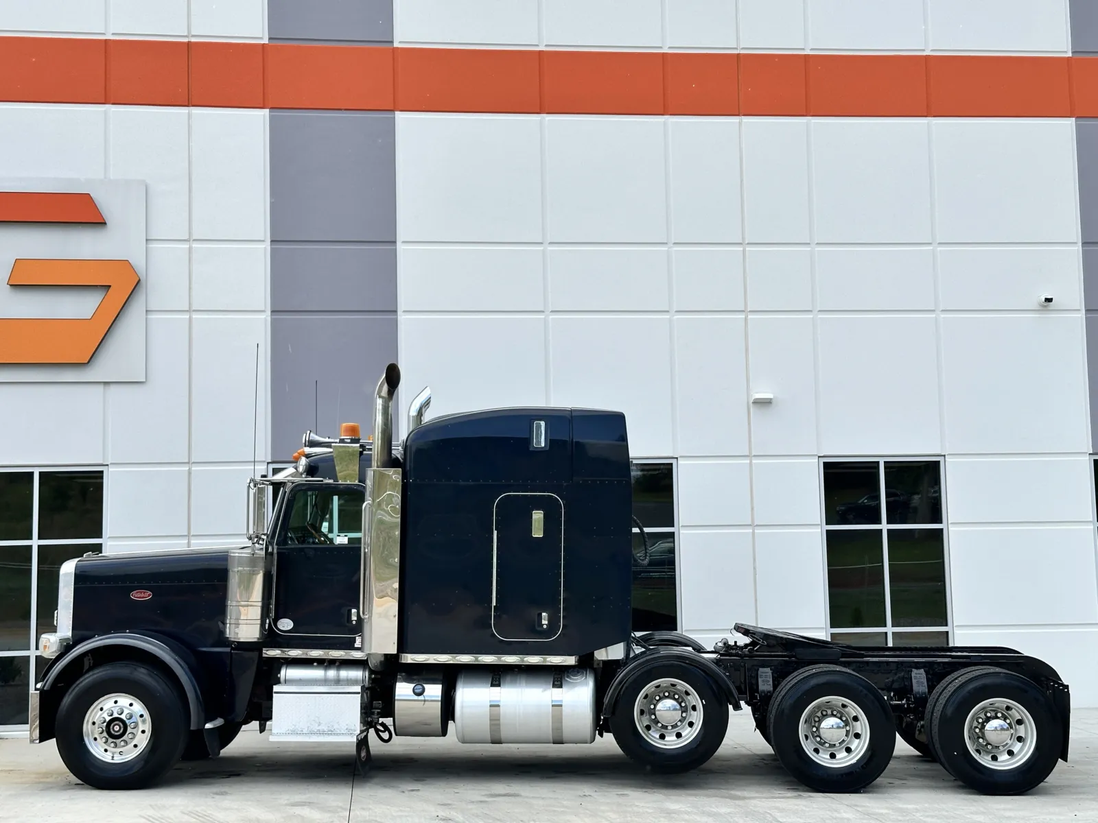 2013 Peterbilt 388 in Greer, SC — photo 4