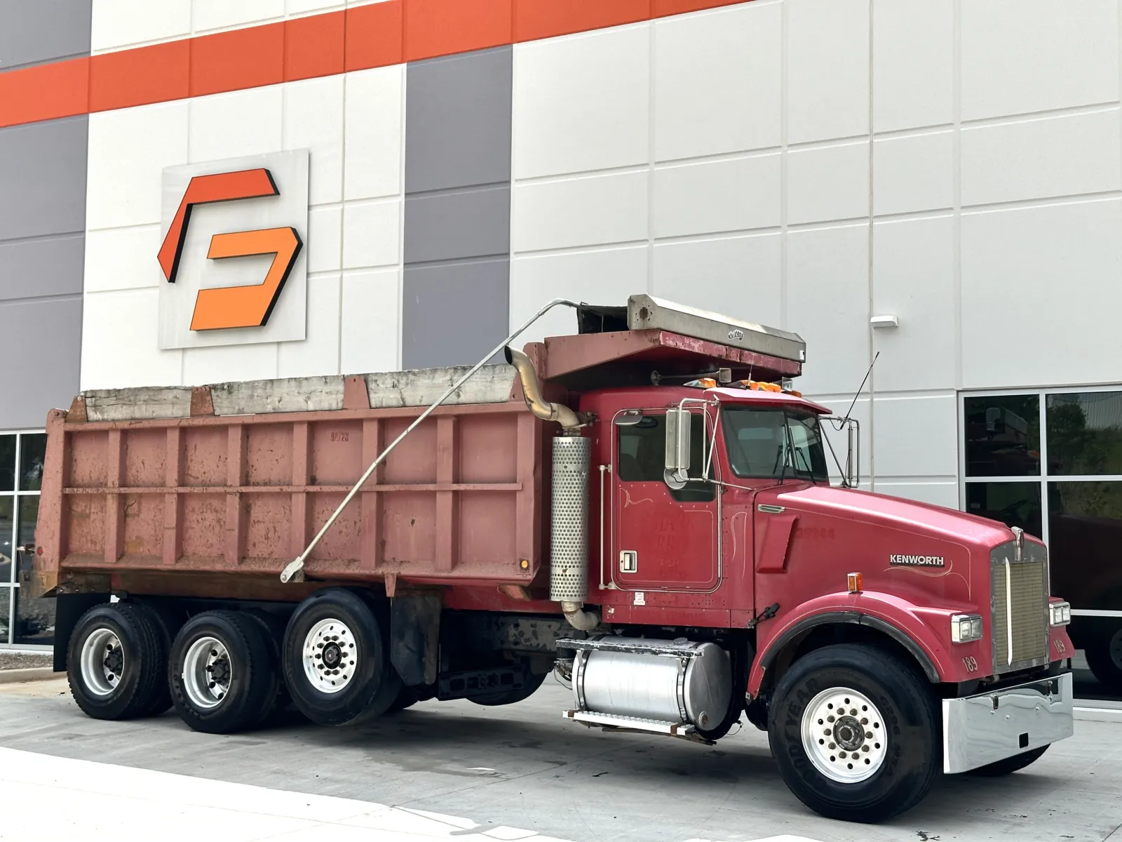 2000 Kenworth W900 in Greer, SC — photo 2