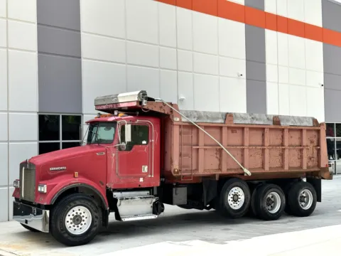Another view of 2000 KENWORTH W900 for sale in Greer, SC at Forge Truck Centers - South Carolina