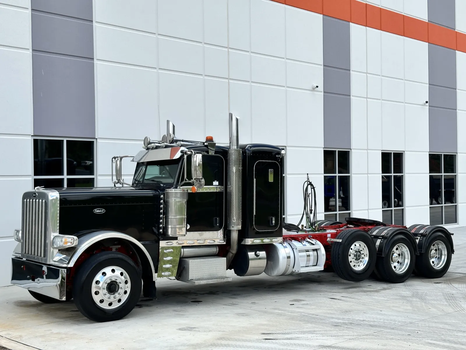 2020 Peterbilt 389 in Greer, SC — photo 2