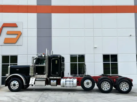 More photos of 2020 PETERBILT 389 at Forge Truck Centers - South Carolina, SC