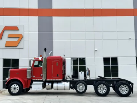 More photos of 2014 PETERBILT 388 at Forge Truck Centers - South Carolina, SC