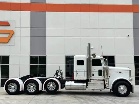 Another view of 2020 PETERBILT 389 for sale in Greer, SC at Forge Truck Centers - South Carolina