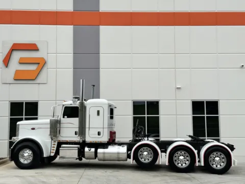 More photos of 2020 PETERBILT 389 at Forge Truck Centers - South Carolina, SC