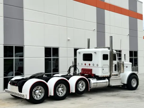 More photos of 2020 PETERBILT 389 at Forge Truck Centers - South Carolina, SC