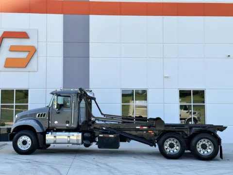 More photos of 2017 MACK GU713 at Forge Truck Centers - South Carolina, SC