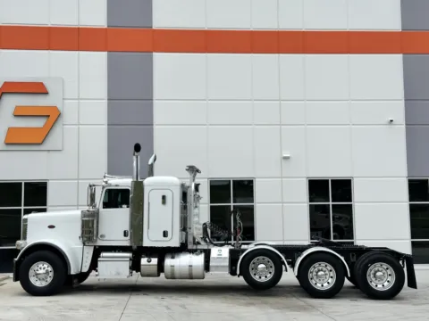 More photos of 2020 PETERBILT 389 at Forge Truck Centers - South Carolina, SC
