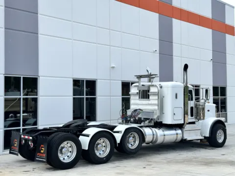 More photos of 2020 PETERBILT 389 at Forge Truck Centers - South Carolina, SC
