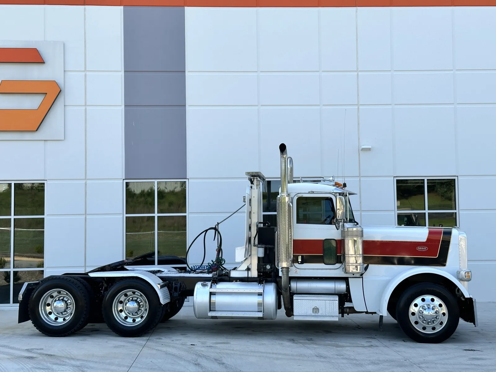 2016 Peterbilt 389 in Greer, SC — photo 3